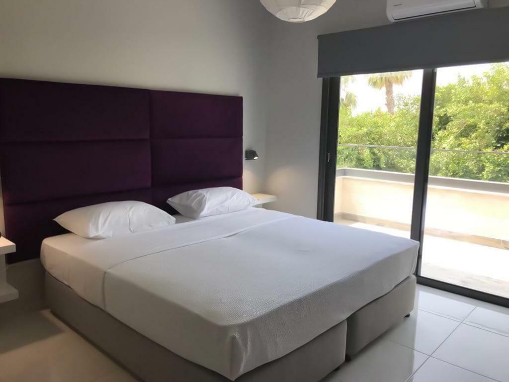 Mare Monte Seaview Boutique Apartment Paphos Exteriör bild