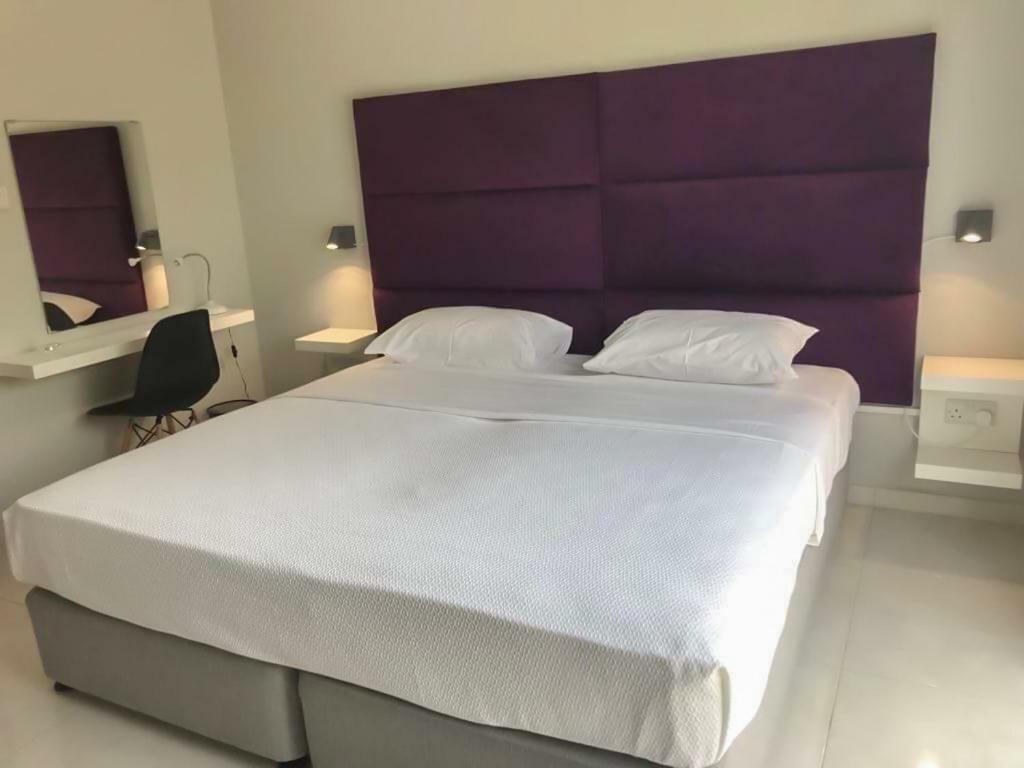 Mare Monte Seaview Boutique Apartment Paphos Exteriör bild