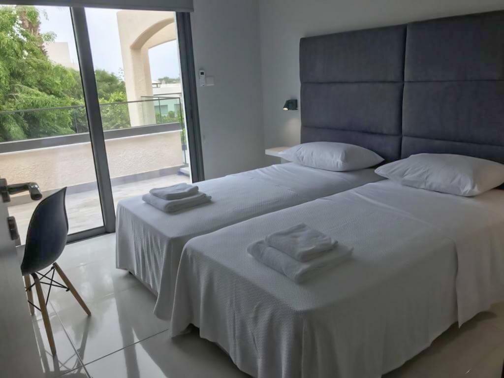 Mare Monte Seaview Boutique Apartment Paphos Exteriör bild